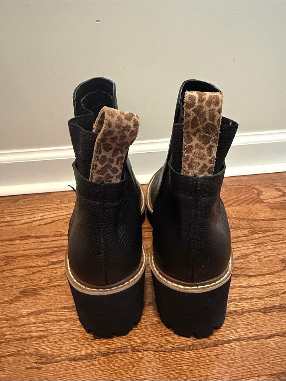 Dolce Vita Black Leather Chelsea Lug Boot Huey H2O - Picture 4 of 10